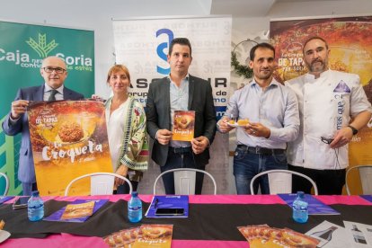 Un momento de la presentación de las Jornadas de la Croqueta, ayer. GONZALO MONTESEGURO