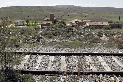 Linea Soria - Castejón a la altura de Aldealpozo. HDS