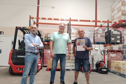 Entrega de lo recaudado con los llaveros solidarios al Banco de Alimentos. HDS