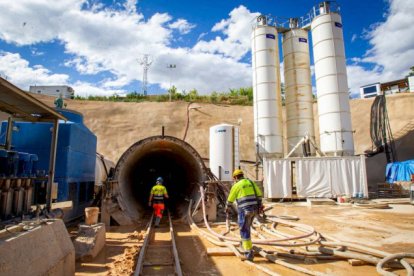 Obras en el túnel emisario.