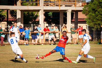 El CD Numancia empata en Quintana contra el Deportivo Aragón