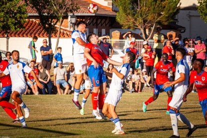 El CD Numancia empata en Quintana contra el Deportivo Aragón