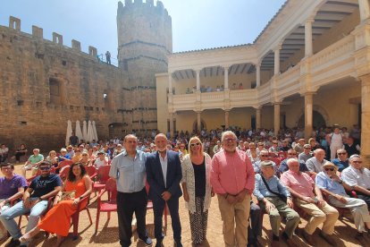 Javier Muñoz, José Antonio de Miguel, Yolanda de Gregorio y Carlos González en Monteagudo.