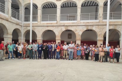 Foto de familia de la clausura de los Cursos de Santa Catalina.