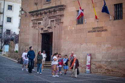 Turistas en la capital, el pasado julio. MARIO TEJEDOR