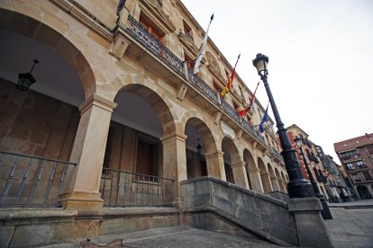 Edificio del Ayuntamiento, en la plaza Mayor de Soria. MARIO TEJEDOR