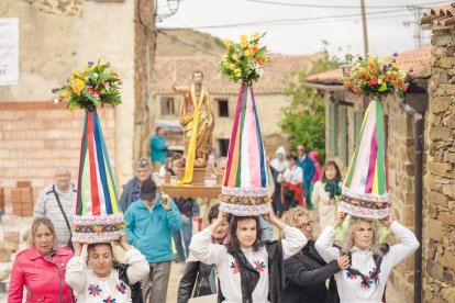 La fiesta de las móndidas ha cerrado la Semana Cultural de Sarnago.