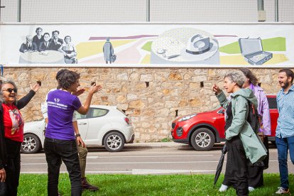 El mural ya luce junto a la rotonda Odón Alonso. - MARIO TEJEDOR