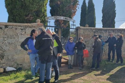 Inicio de la segunda fase de la exhumación en la fosa de Las Casas.