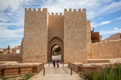 Puerta del Mercado de Almazán.