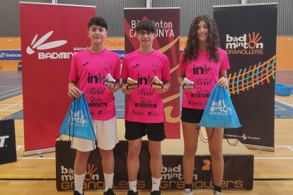 Hugo Sanz (centro), Ian Antón e Irene Gárate en el pódium del Máster Nacional de Granollers.