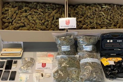Droga incautada durante la operación.