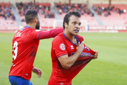 De Frutos celebra el gol que le daba el momentáneo triunfo al Numancia.