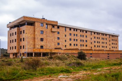 Vista del polémico edificio de Pajaritos II.