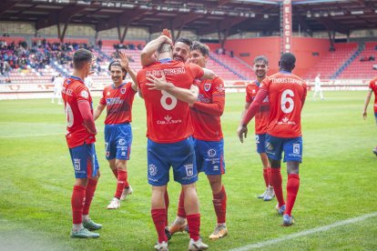 Los Pajaritos vuelven a sonreir con el CD Numancia