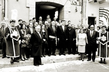Foto tras el acto de hermanamiento en Collioure en 1994. ANA ISLA