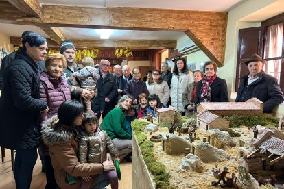 El nacimiento se encuentra en el bar del pueblo, centro de reunión de los vecinos.