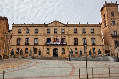 Fachada de la Diputación de Soria.