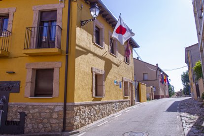 Bandera de Japón en el albergue de Gormaz.