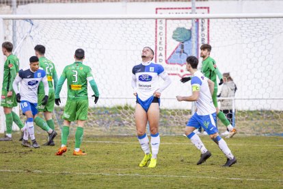 El Astorga se lleva tres goles de su visita a Almazán