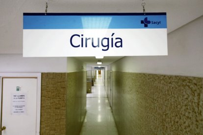 El servicio de cirugía cuenta con diez profesionales pero sólo cuatro hacen guardias presenciales.