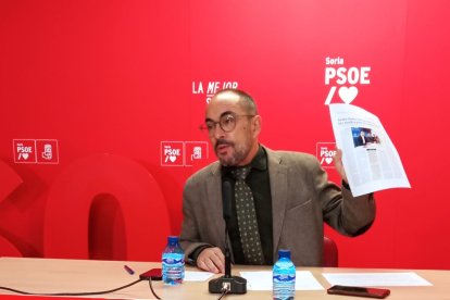 Luis Rey durante la rueda de prensa.