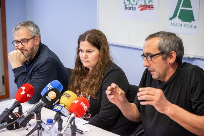 Los representantes de Coag, Asaja y UPA en la rueda de prensa donde anunciaron que suspendían la movilización ahora recuperada.