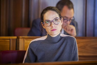 Belén Izquierdo y Saturnino de Gregorio en un pleno del Ayuntamiento de Soria.