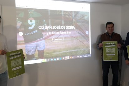 Los responsables del San José, Dani Salazar, Tito Hernansanz y Hugo Palomar, durante la presentación de la Escuela de Fútbol Femenino y la nueva web.