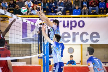 El Grupo Herce superó a Tenerife por 1-3 en el primer partido de la serie