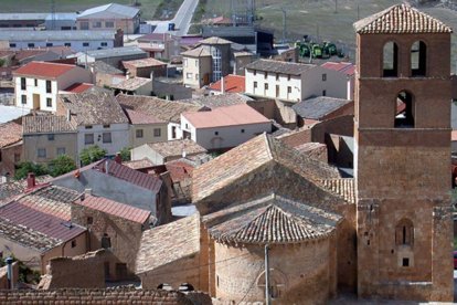 Sobre estas líneas, panorámica de San Esteban de Gormaz.