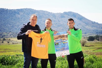 Alfageme, Aguilar y Mínguez con El Palillo al fondo.