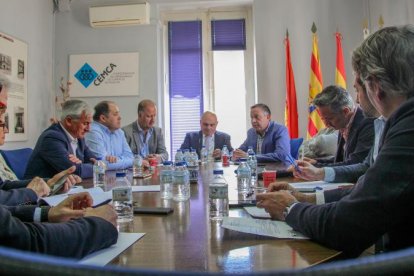 Reunión entre empresarios de comercio de Castilla y León y Aragón.