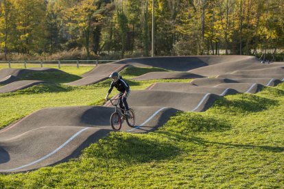 Imagen de una pista de 'pump track'.