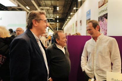 Jesús Peregrina y Saturnino de Gregorio en el stand de Diputación de Soria en el Salón Gourmets.