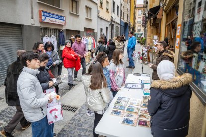 Celebración del Día del Libro en la calle Eamillete