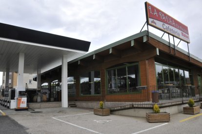 Estación de Servicio La Torre en Abejar junto a ‘La Pausa de Pinares’.