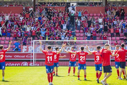 El Numancia espera celebrar el ascenso, aunque esta vez sea a cientos de kilómetros de Soria.