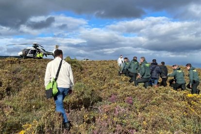 Detienen en Puebla de Sanabria (Zamora) a un joven de 24 años que saltó en plena marcha del vehículo policial que lo trasladaba desde Galicia a Madrid.