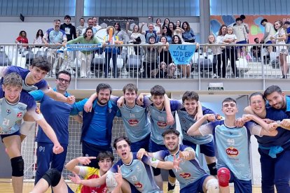 El equipo júnior del C.V. Río Duero durante el Campeonato de España celebrado en Zaragoza.