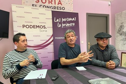 Los representantes de Podemos Alberto Sanz, Alberto Jiménez y Nicasio Martínez.