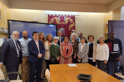 Hispanistas en los Coloquios de la AIH en el convento de La Merced.