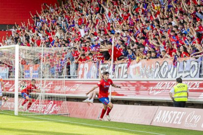 El CD Numancia se adelanta en la final por el ascenso