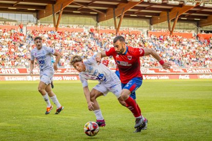 El CD Numancia se adelanta en la final por el ascenso