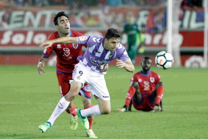 Escassi y Jaime Mata en la final por el ascenso a Primera División en junio de 2018.