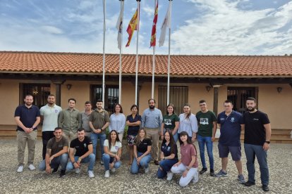 Encuentro en Castillejo de Robledo que trabaja por el relevo generacional en la caza.