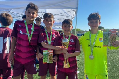 Los cuatro sorianos, Adri, Alejandro, Gabri y Nico con las medallas de ganadores del torneo.