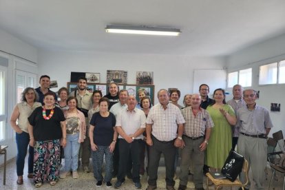 Los miembros de la Coral el día de la grabación en Fuentearmegil.