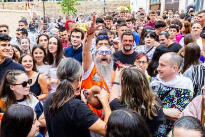 Multitudinarias subastas del Sábado Agés