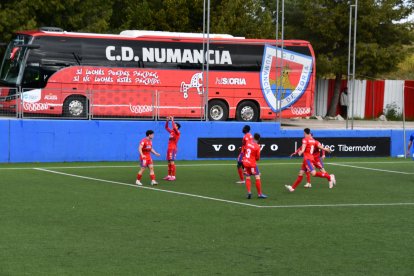 El autobús del Numancia tiene por delante otra temporada intensa de viajes en Segunda Federación.